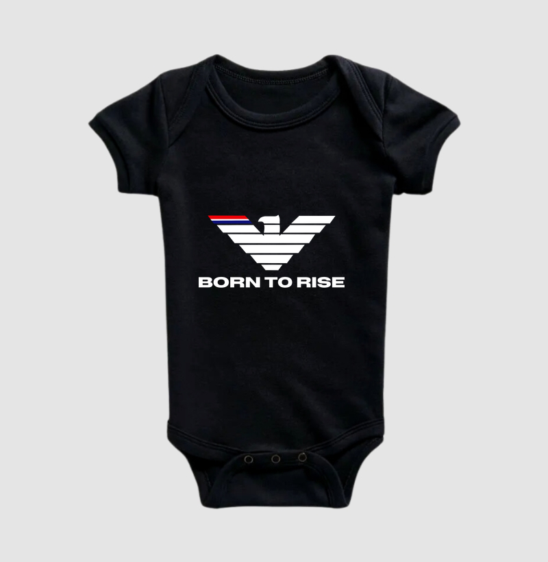 Born to Rise: Nascido para se Crescer A estampa Born to Rise é uma representação poderosa da força interior, da coragem e da determinação que impulsionam grandes conquistas. Inspirada na imponência da águia, símbolo universal de liderança, visão e liberdade, a arte transmite a mensagem de que o sucesso pertence àqueles que se recusam a desistir. - Imagem 2