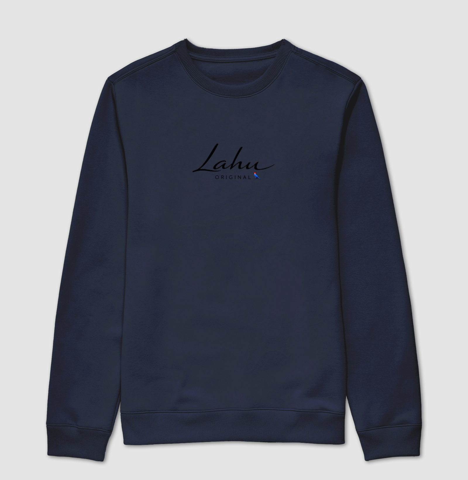 ✨ Essa estampa é um exemplo perfeito de elegância minimalista. O design apresenta o nome “Lahu” em uma caligrafia fluida e sofisticada, transmitindo leveza e autenticidade. Abaixo, o termo “ORIGINAL” surge em letras maiúsculas, equilibrando o conjunto com um toque de modernidade e firmeza. - Imagem 5