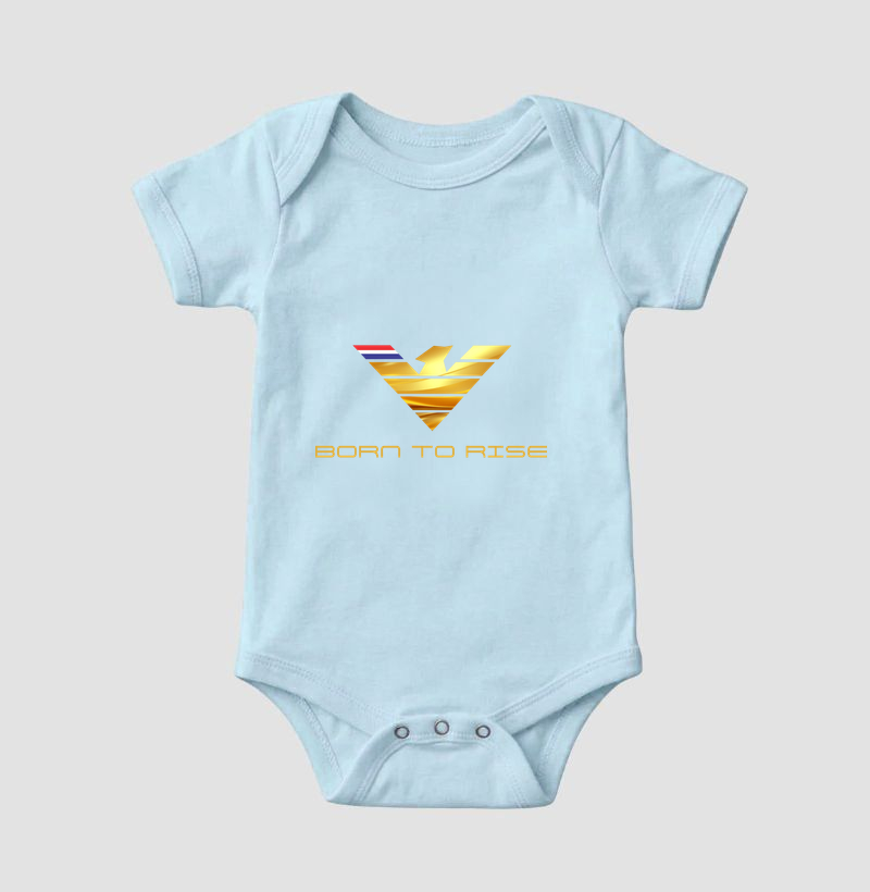 👑🦅 BORN TO RISE | A Grandeza de Quem Nasceu para Conquistar A estampa Born to Rise é uma verdadeira obra de arte que transmite poder, excelência e liderança. Com uma águia majestosa em dourado reluzente, símbolo universal de visão, liberdade e força, esta criação representa aqueles que não se contentam com o comum e estão sempre em busca de voos mais altos. - Imagem 4