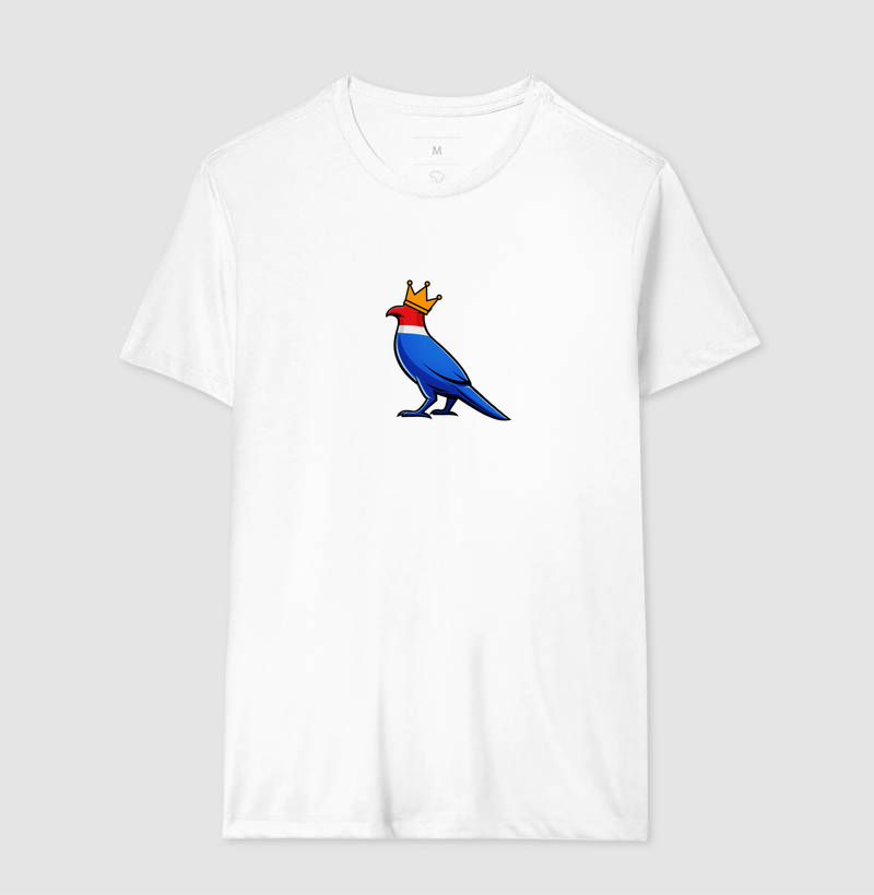 👑 O Carcará colocou sua coroa!  Mais que uma estampa, é um grito de orgulho nordestino. O Rei do Sertão surge com suas cores vibrantes — vermelho, branco e azul — representando a força, coragem e resistência de um povo que nunca se curva diante das dificuldades. - Imagem 4