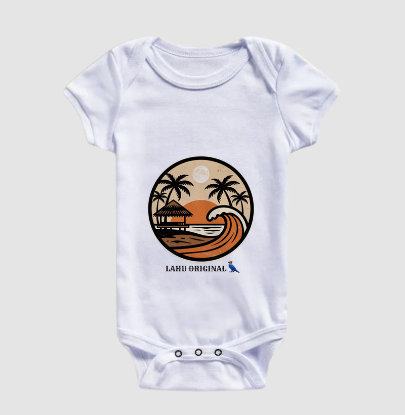 “Vista o pôr do sol, o som das ondas e o charme do Nordeste com a estampa Lahu Original. Um design que carrega o calor, a beleza e a alma das praias brasileiras — feita para quem vive o verão o ano inteiro.” - Imagem 3