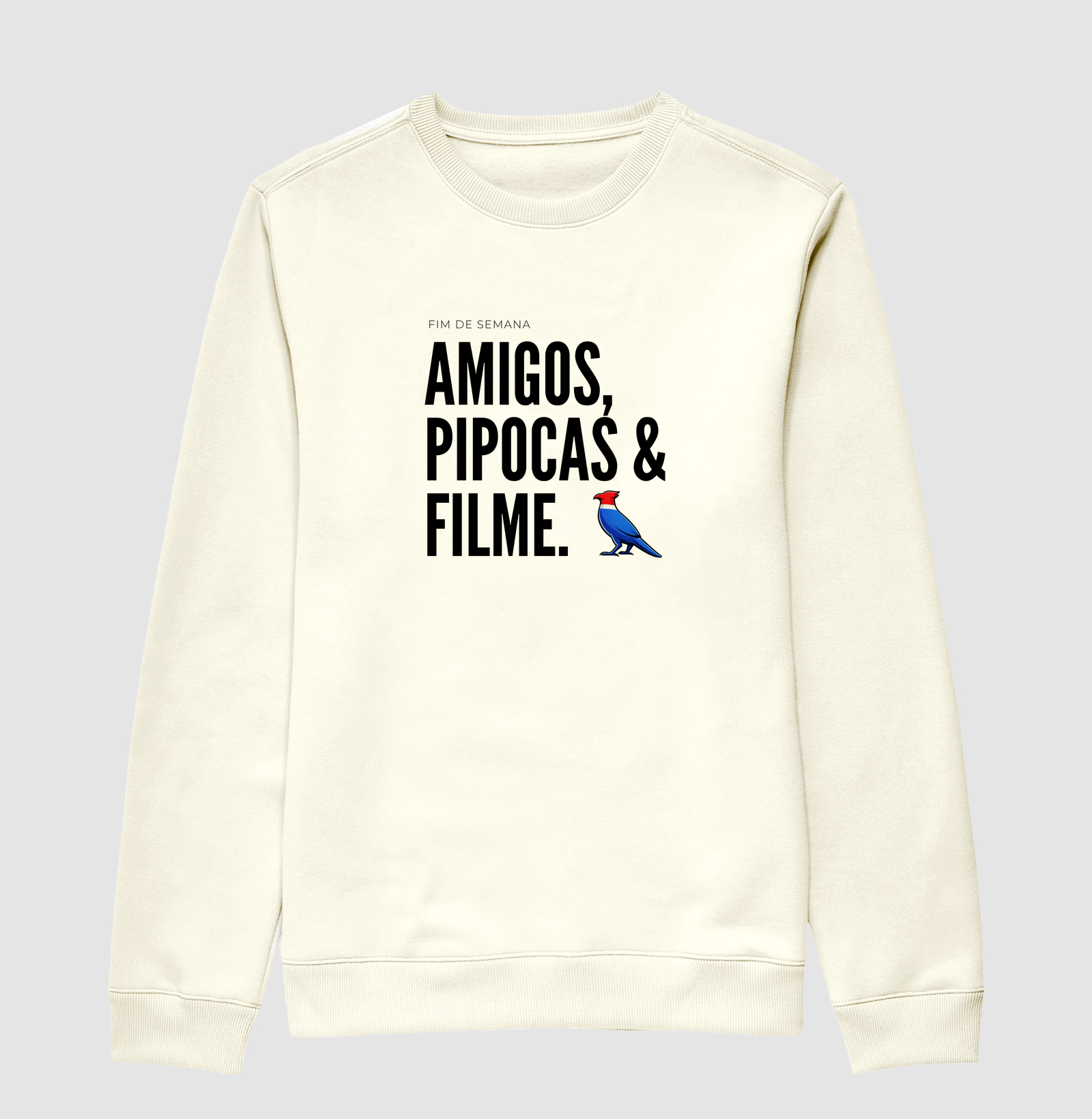 Essa estampa combina com quem tem um estilo urbano e alegre. É uma peça que comunica personalidade e bom humor, ótima para usar em encontros de fim de semana ou para presentear alguém que adora cinema e diversão. - Imagem 2
