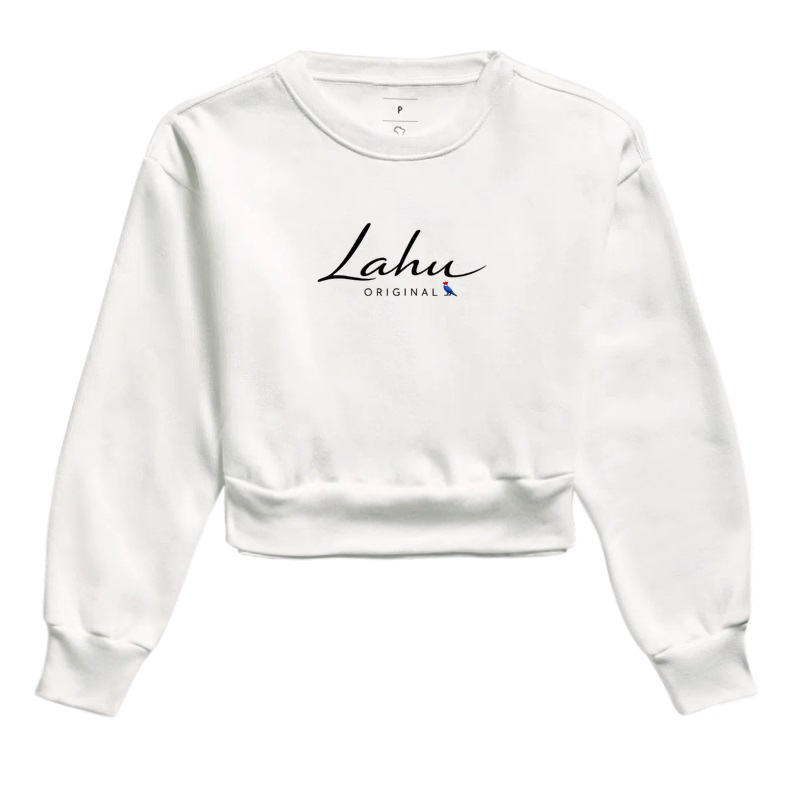 ✨ Essa estampa é um exemplo perfeito de elegância minimalista. O design apresenta o nome “Lahu” em uma caligrafia fluida e sofisticada, transmitindo leveza e autenticidade. Abaixo, o termo “ORIGINAL” surge em letras maiúsculas, equilibrando o conjunto com um toque de modernidade e firmeza. - Imagem 3