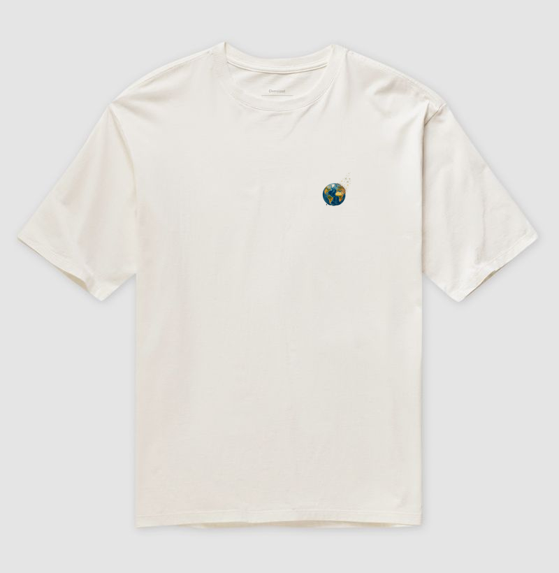 Camiseta Globo Terrestre Avioes Dispersos Bolso | Arte 3D Viagem Mundo Pocket | Colecao Viciados em Viagem - Imagem 4