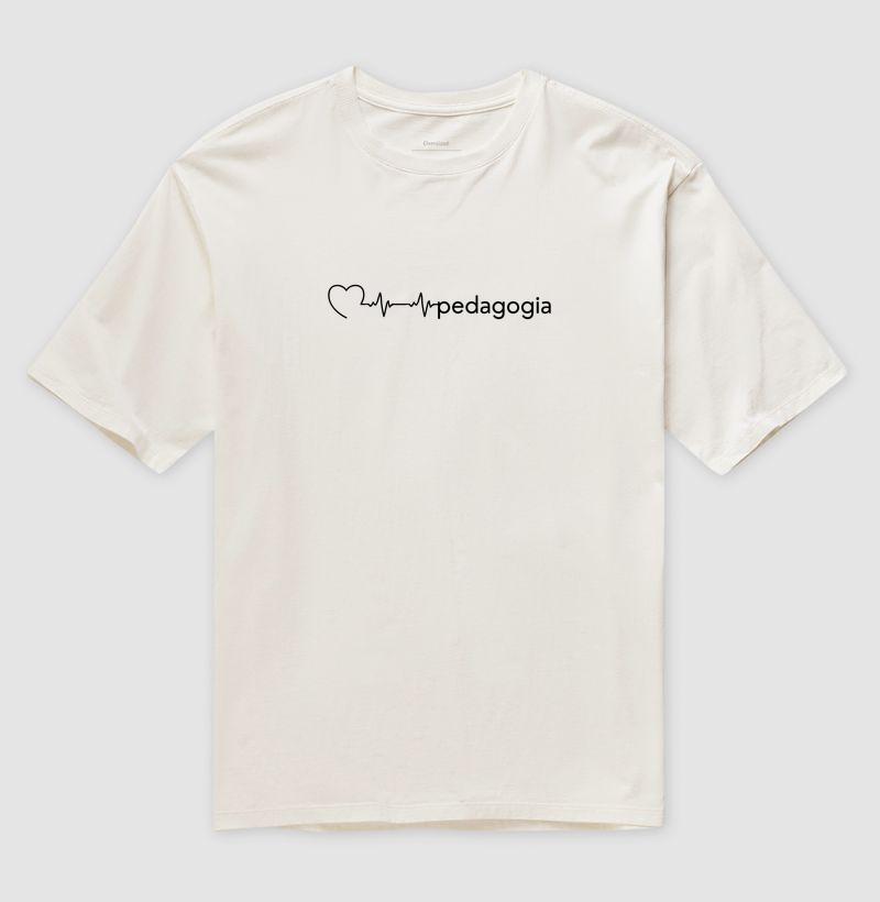 Camiseta Oversized Pedagogia III - Letras Pretas - Camiseta Oversized