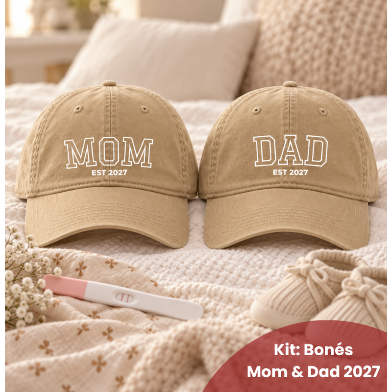 Kit: Mom Est. 2027 (boné) + Dad Est. 2027 (boné)