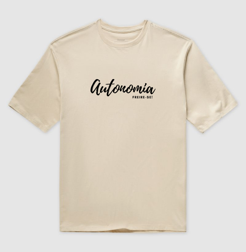 Camiseta Oversized Autonomia - Letras Pretas - Imagem 3