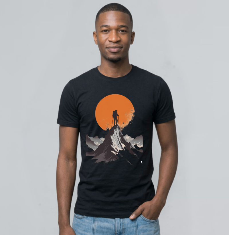 Camiseta Trilheiro no Topo da Montanha | Sol Laranja Silhueta Aventura | Colecao Fashion Travel - Imagem 4