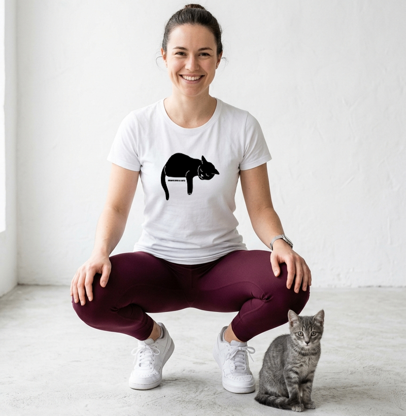 Gato deitado com a pata caída - Imagem 2