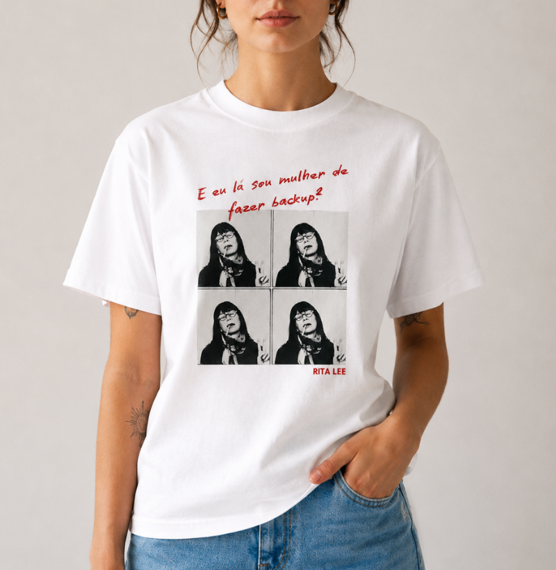 Camiseta Feminina Eu Lá Sou Mulher de Fazer Backup Frase Engraçada Pop Art Estampa Unissex - Imagem 2