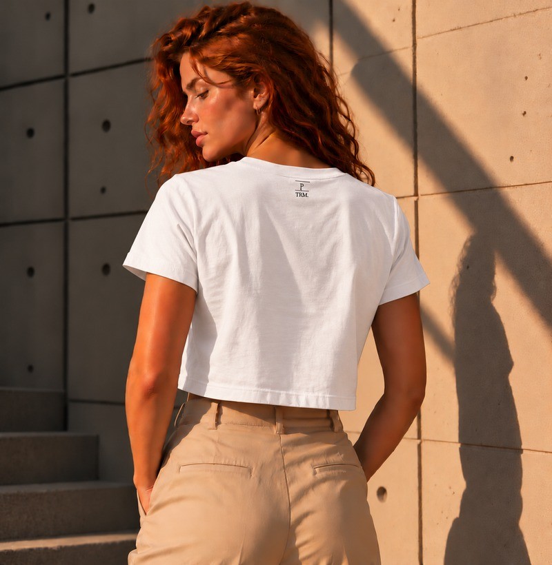 Cropped Feminino Branco com Logo Preta TRM Timeless - Imagem 2