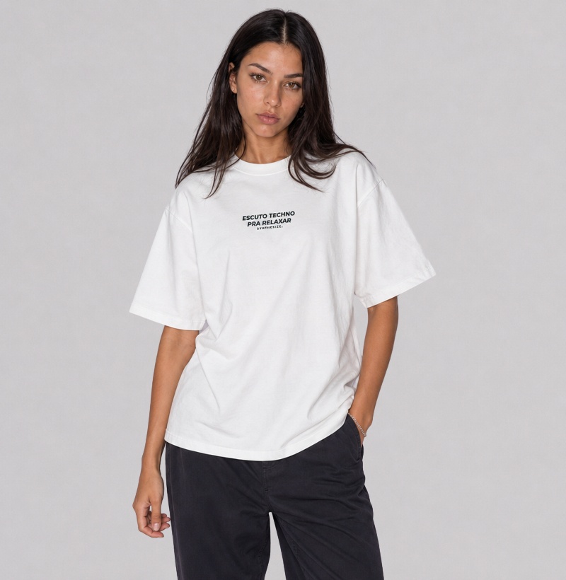 ESCUTO TECHNO PRA RELAXAR — Camiseta Oversized - Imagem 2