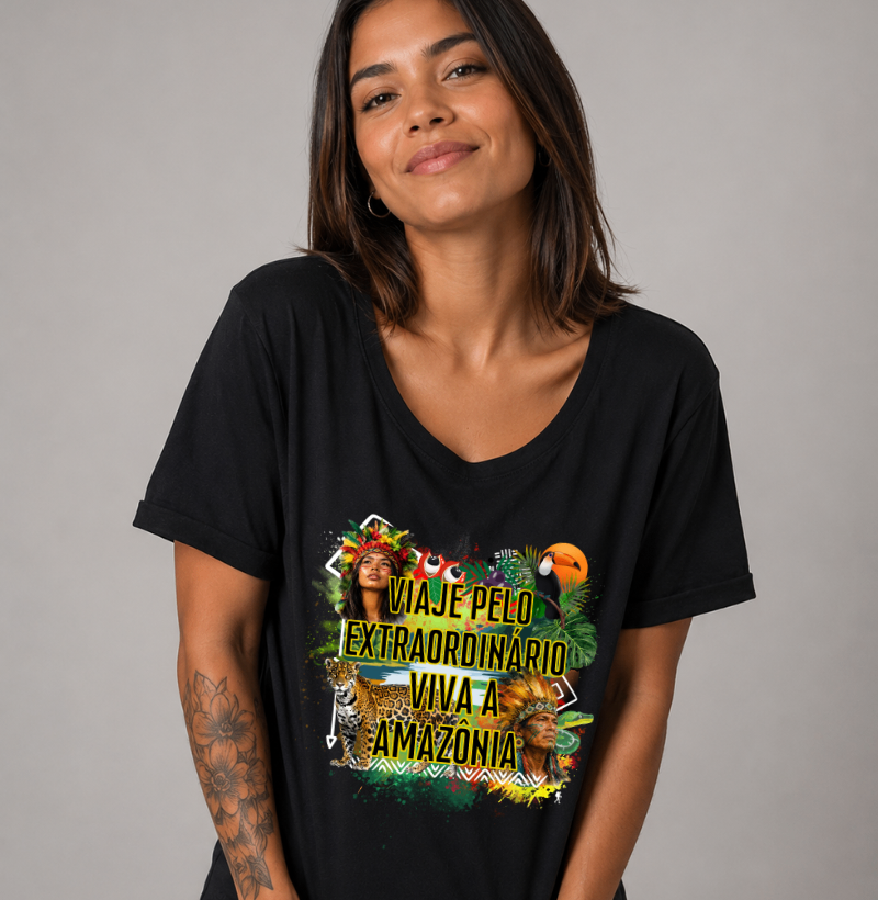Camiseta Viaje pelo Extraordinario Viva a Amazonia | Onca Tucano Indigena | Colecao Viciados em Viagem - Imagem 4