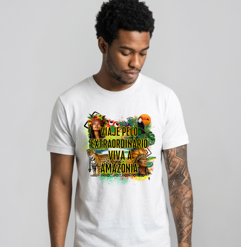 Camiseta Viaje pelo Extraordinario Viva a Amazonia | Onca Tucano Indigena | Colecao Viciados em Viagem - Imagem 3