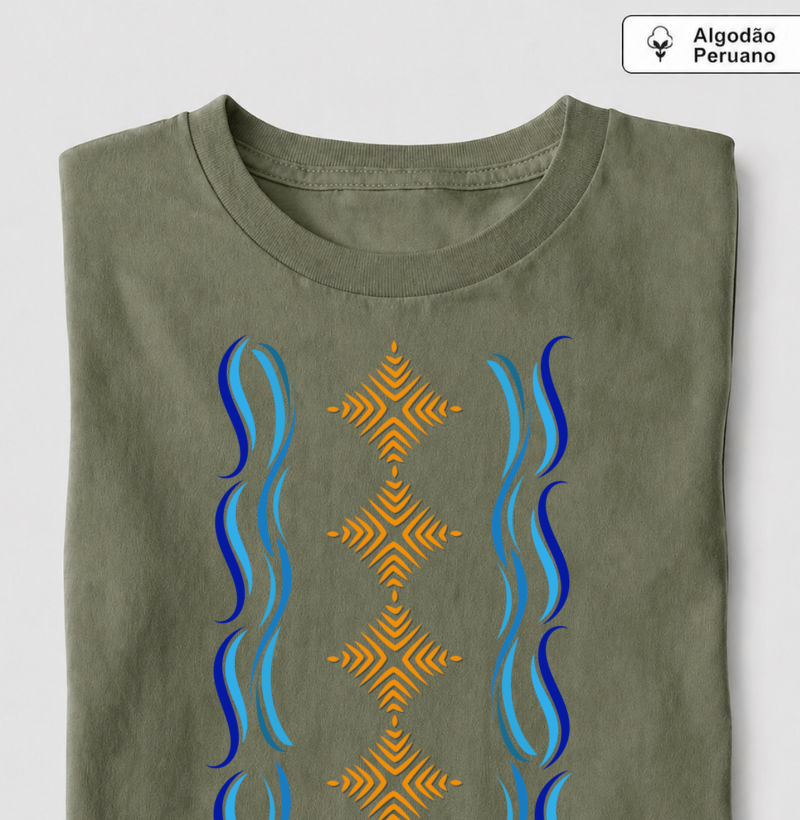 T-shirt Indígena- Grafismo Tsamata Piruara – A Escama que Guarda o Movimento do Rio - Imagem 3
