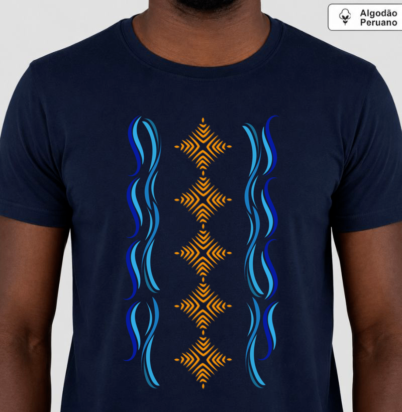 T-shirt Indígena- Grafismo Tsamata Piruara – A Escama que Guarda o Movimento do Rio - Imagem 2