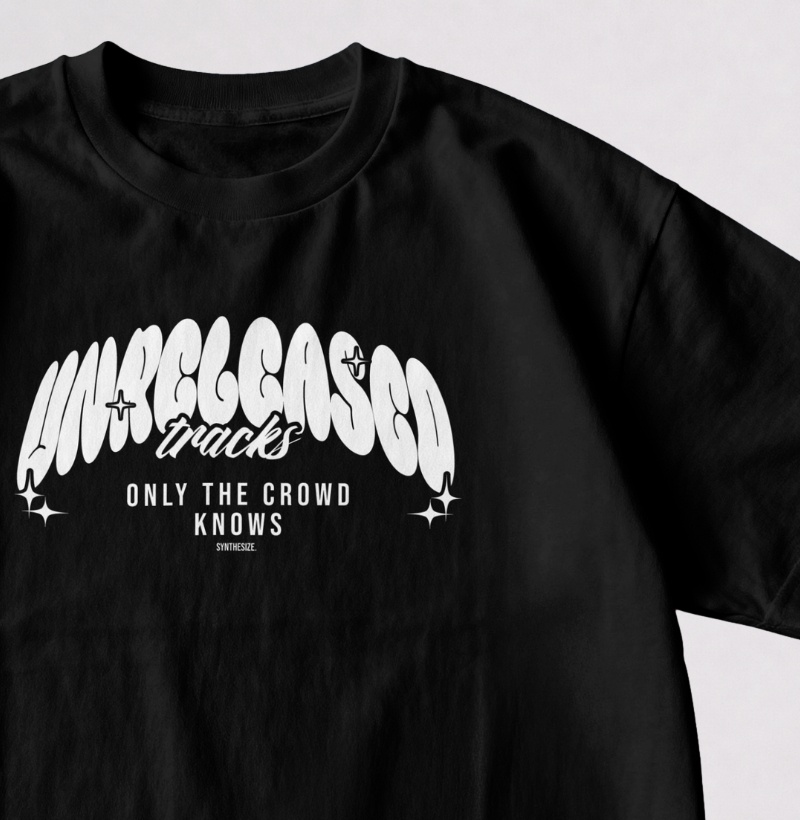 UNRELEASED TRACKS — Camiseta Oversized - Imagem 2