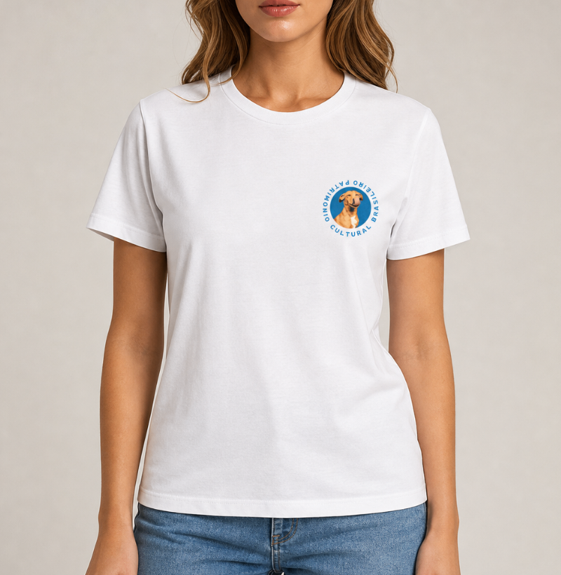 Camiseta Patrimônio Cultural Brasileiro Vira-Lata Caramelo Emblema Azul Estampa Unissex - Imagem 2