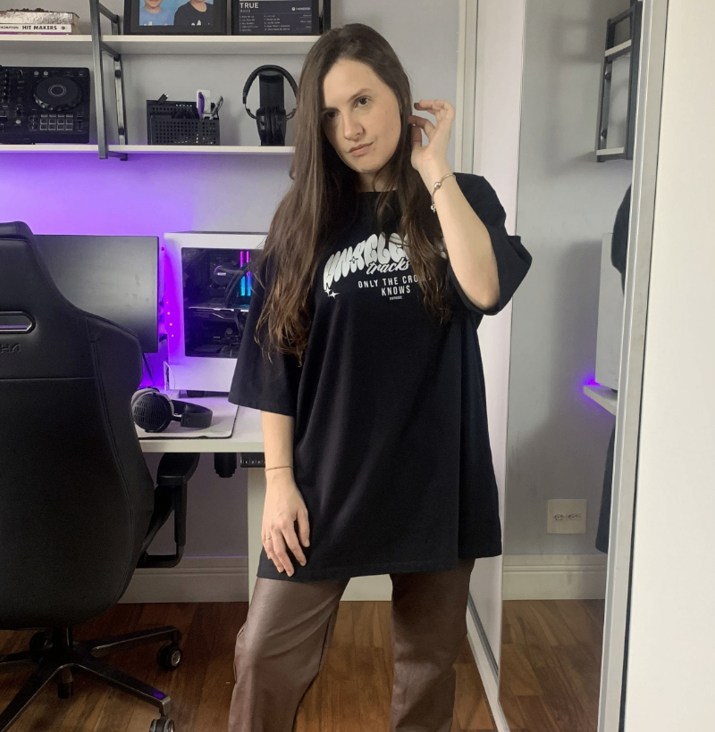 UNRELEASED TRACKS — Camiseta Oversized - Imagem 4