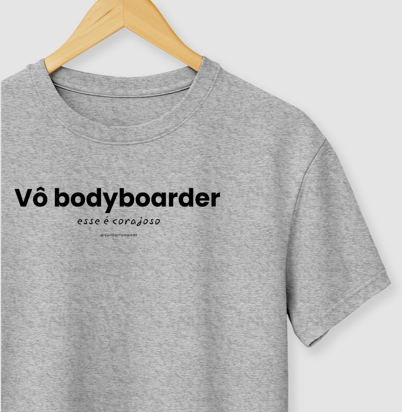 Vô bodyboarder. Esse é corajoso.