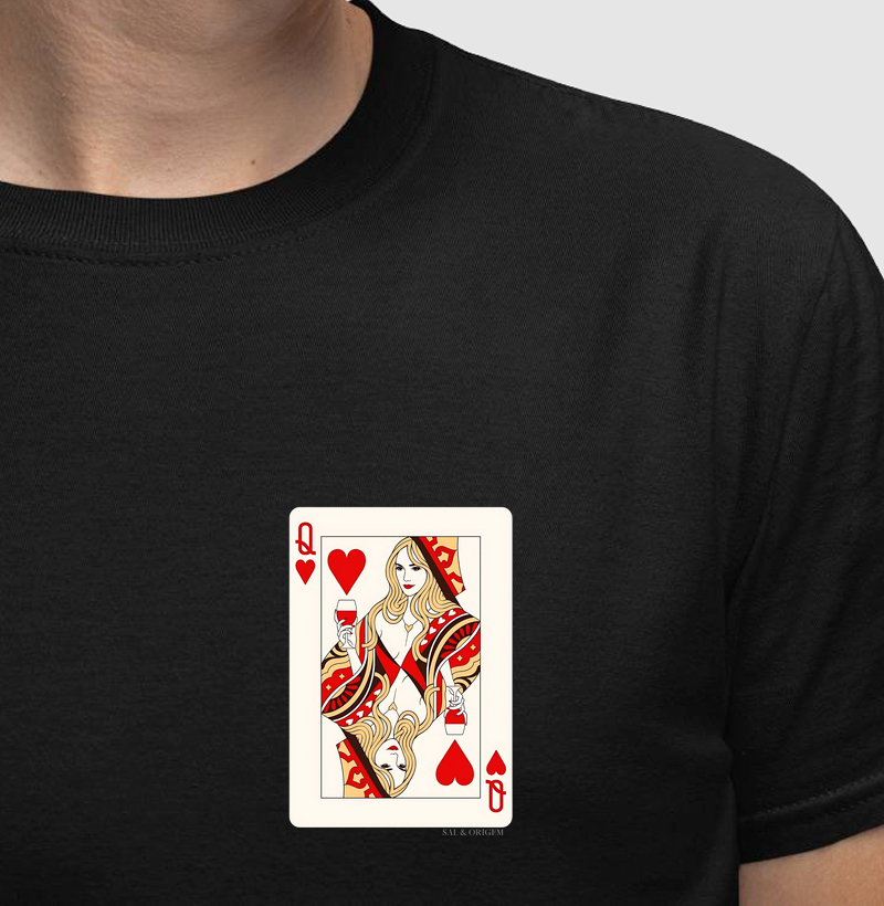 Rainha com taça de tinto