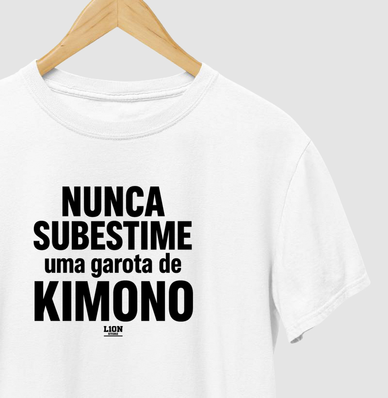 Nunca Subestime Uma Garota de Kimono