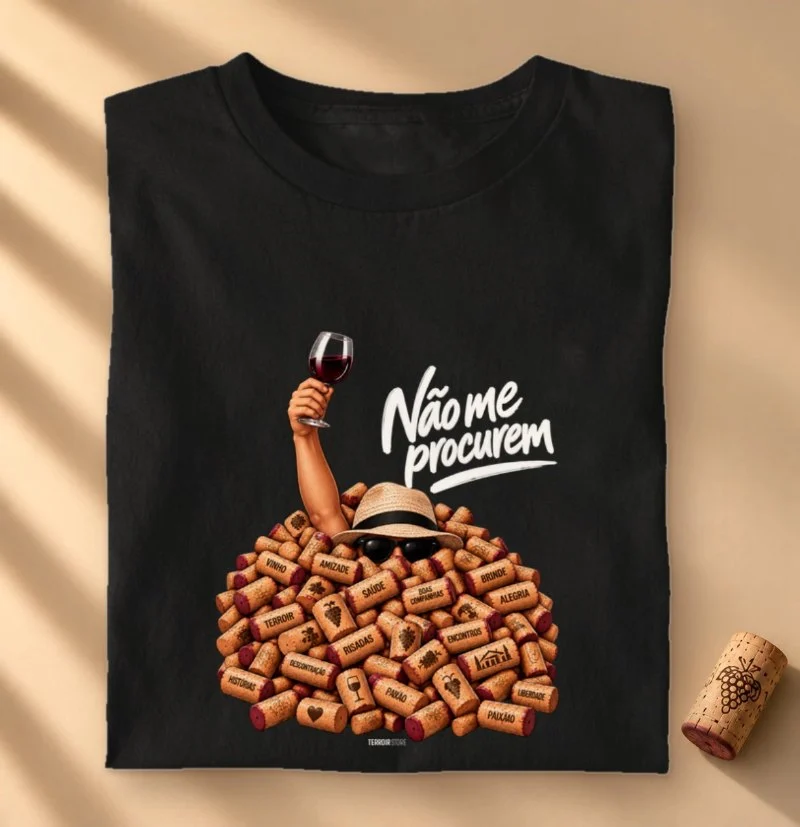 Camiseta “Não Me Procurem” – Wine Lifestyle - Versão Chapéu