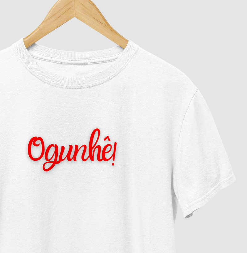Ogum - Saudação 1 vermelho - Camiseta Branca