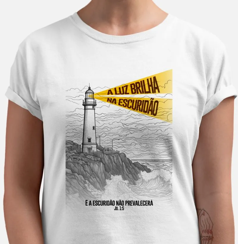 A Luz brilha na escuridão camiseta qualidade Reserva