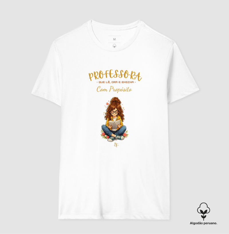 Professora que lê, ora e ensina com propósito