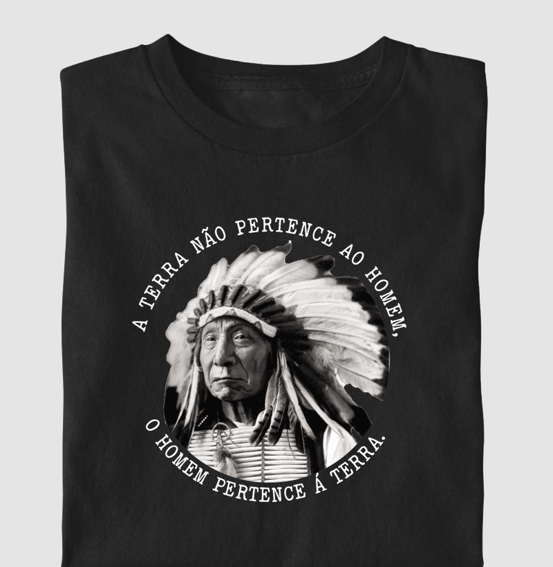 A terra não pertence ao homem, o homem pertence à terra