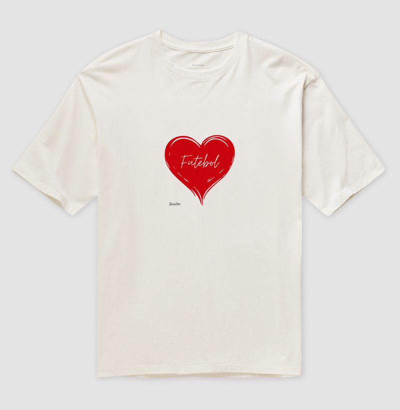 Camiseta Oversized - Futebol no Coração