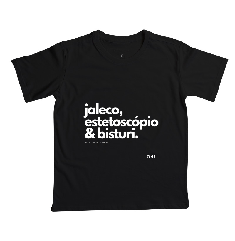 Jaleco, estetoscópio e bisturi