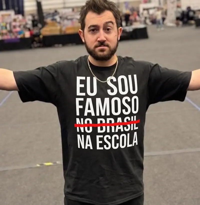 Eu sou famoso na escola