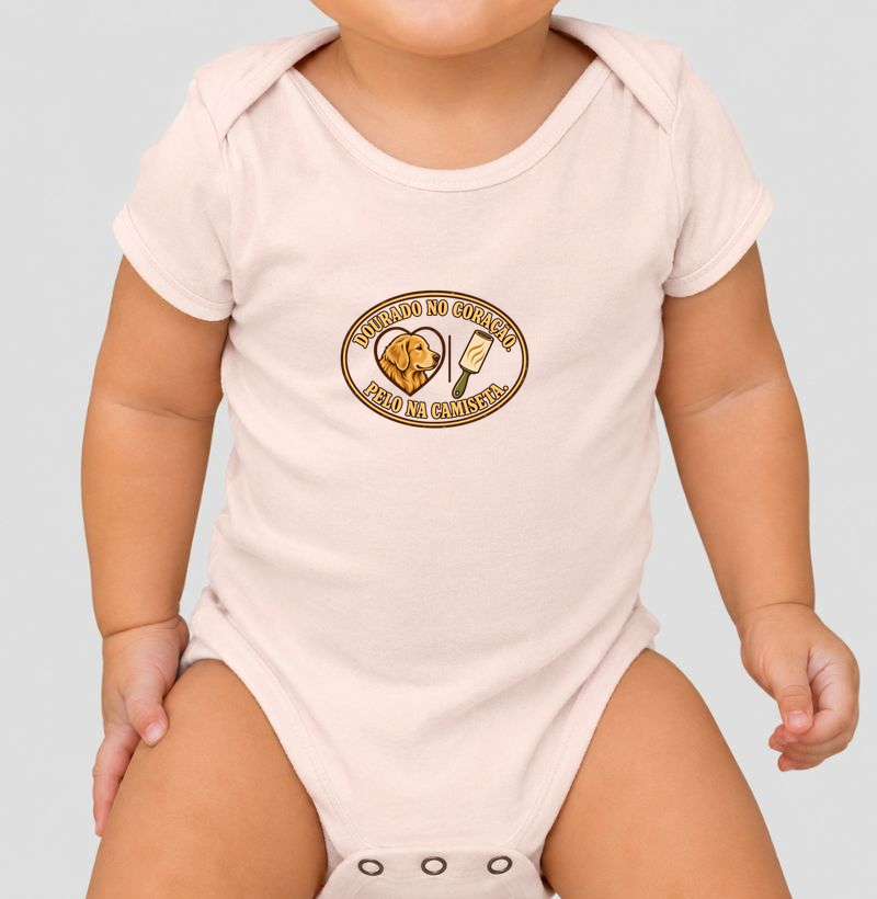 Dourado no coração. Pelo na camiseta.