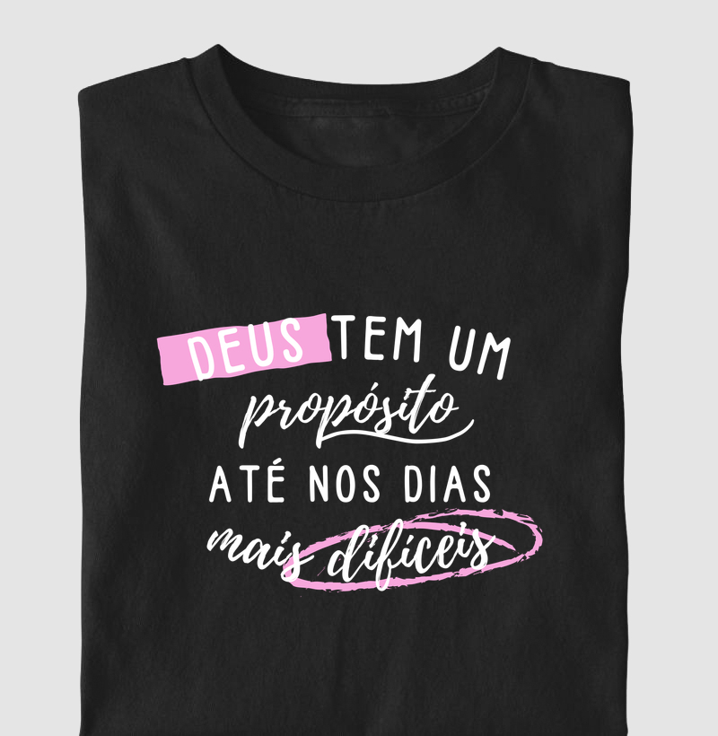 Deus tem um propósito - preta