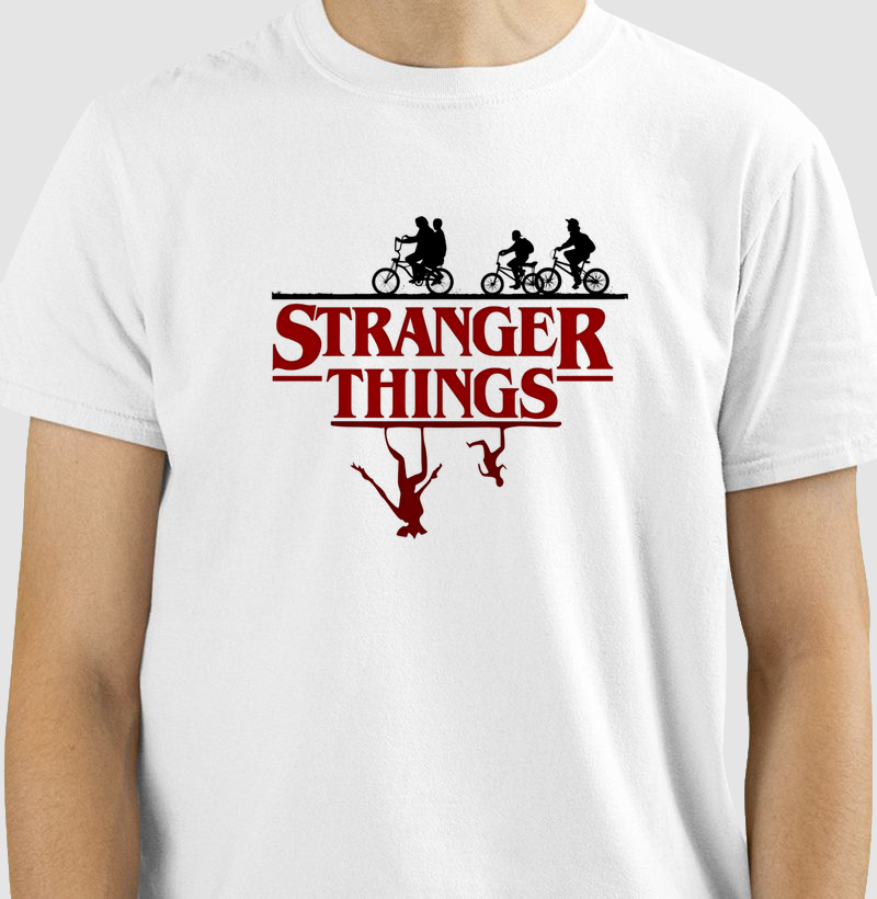 Camiseta Stranger Things Logo Inverso