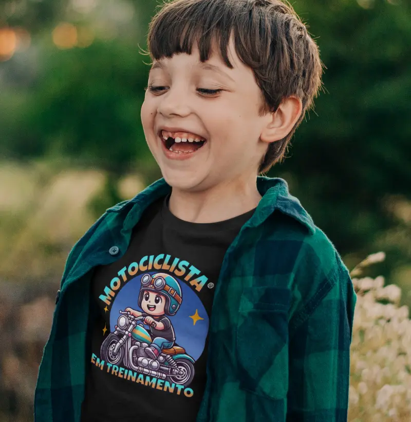 Motociclista em treinamento - Menino