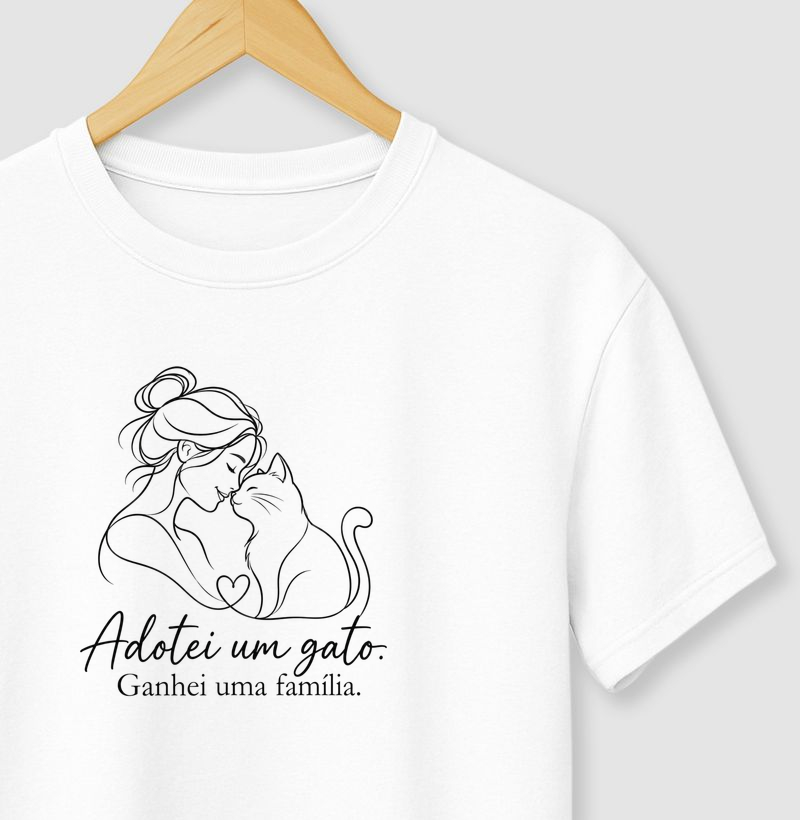 Adotei Um Gato e Ganhei Uma Família