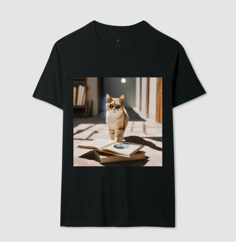 GATO PASSEANDO NA BIBLIOTECA 3