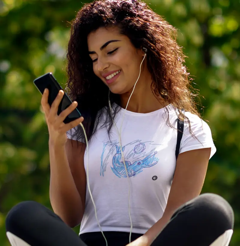 Camiseta Golfinho Adulto by Bernardo Yori