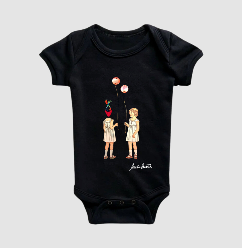 MENINAS COM BALÕES E CABEÇA CORAÇÃO.