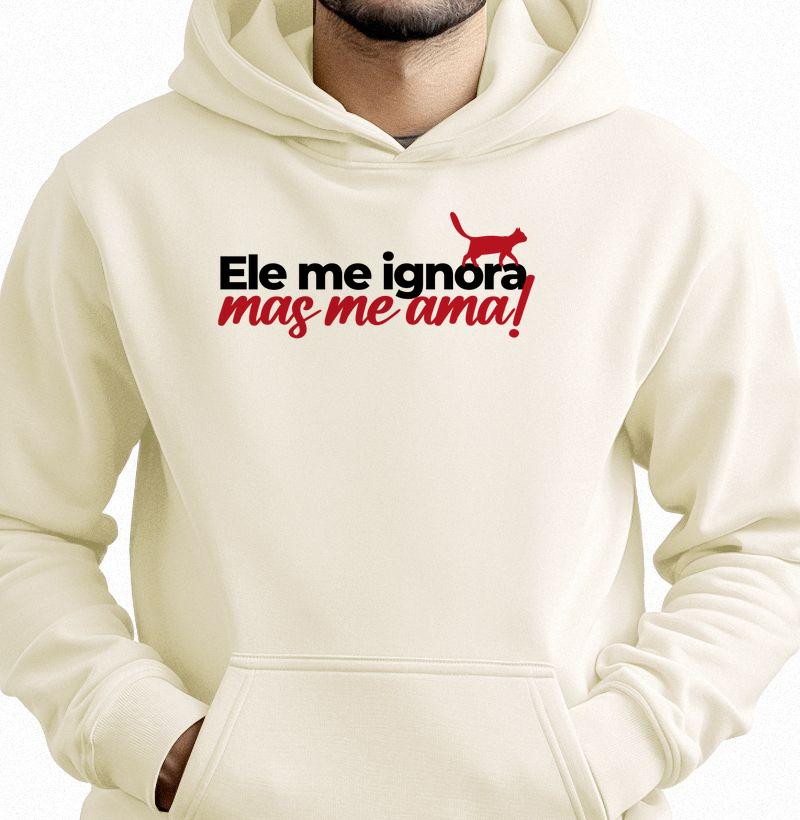 Ele me ignora, mas me ama!