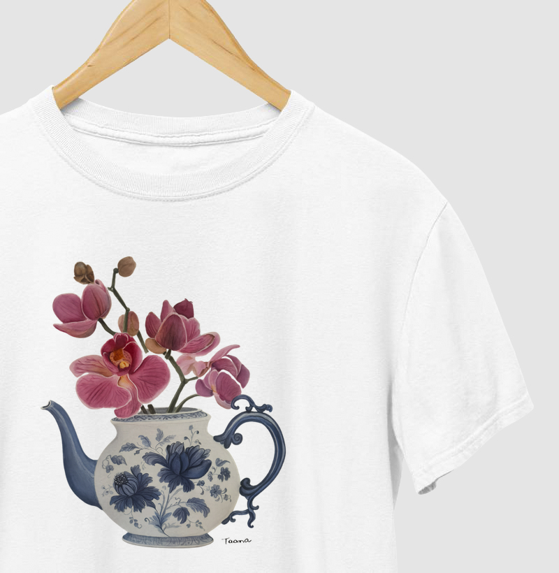 Camiseta Vaso Floral com Orquideas TAANA - Camiseta