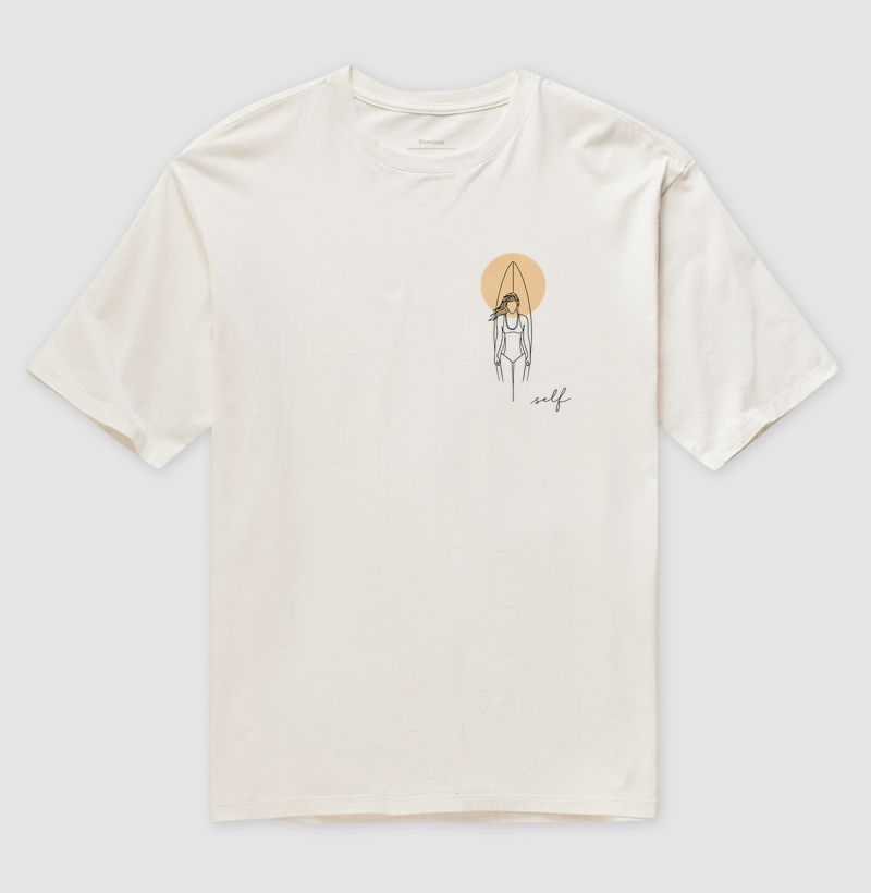 SHE WALKS TO THE SEA - Camiseta Oversized