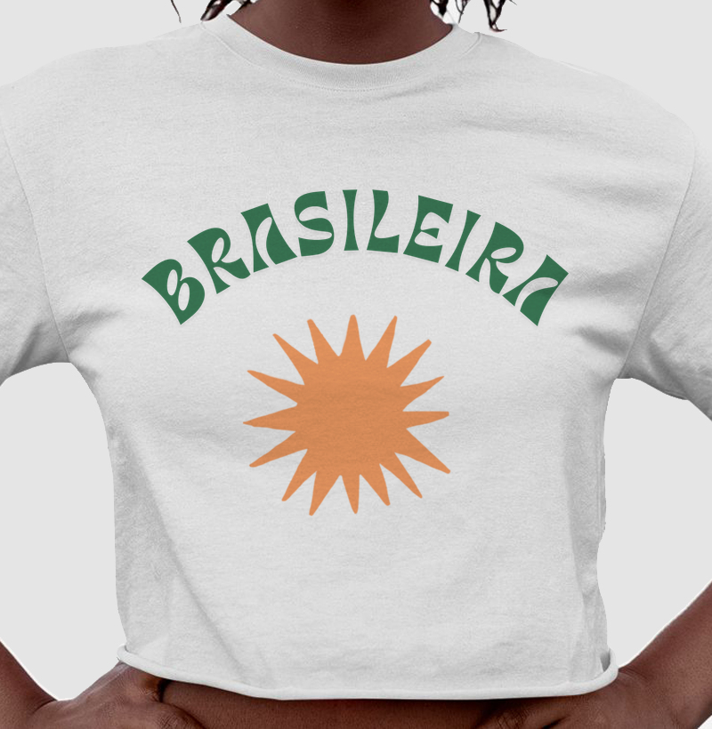 Brasileira fundo branco