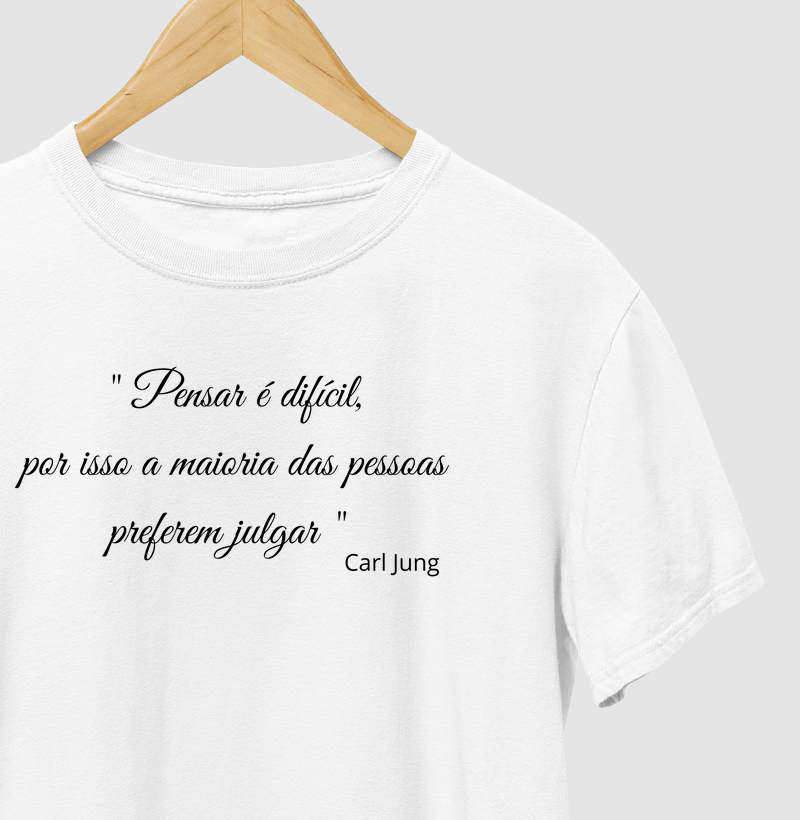 Pensar é difícil, por isso a maioria das pessoas preferem julgar
