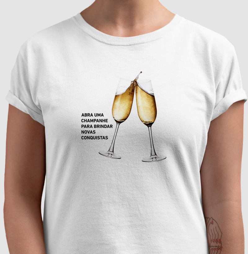 Abra Uma Champanhe Para Brindar Novas Conquistas