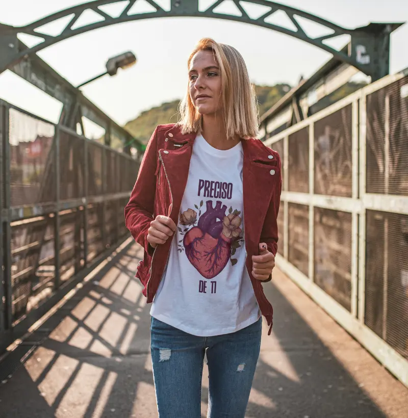 Camiseta Premium Preciso de Ti