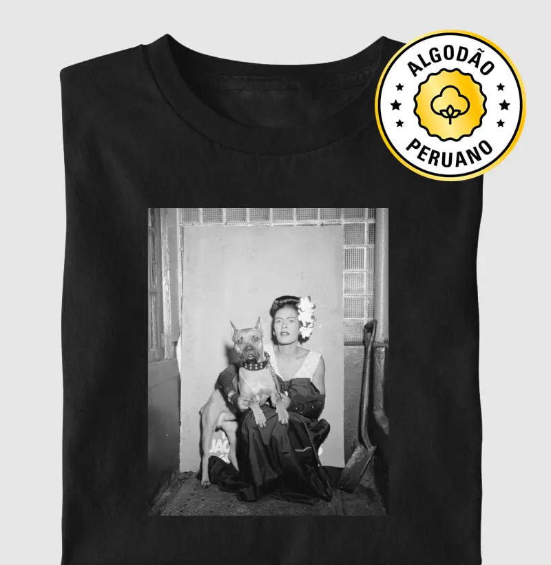 Portrait of Billie Holiday and Mister, N.Y., 1947 - Camiseta Algodão Peruano